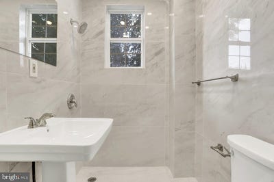 /international/us/56-n-17th-street-harrisburg-pa-110101196754/