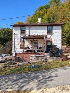 /international/us/97-store-hill-jenkins-ky-110120536600/