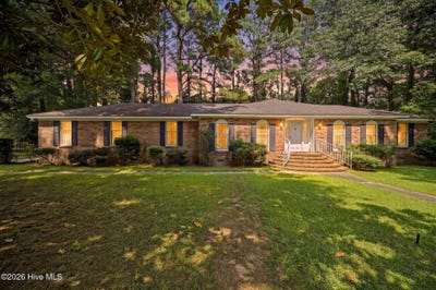 /international/us/108-hunters-trail-e-elizabeth-city-nc-110120424582/