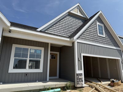 /international/us/11909-smithfield-drive-holland-mi-110098981406/