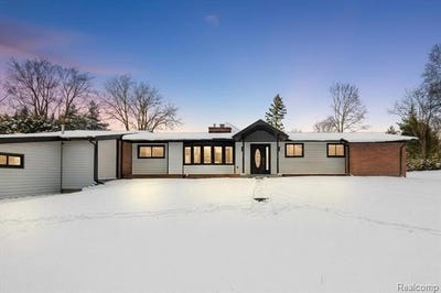 /international/us/3267-greentree-road-bloomfield-twp-mi-110106210873/