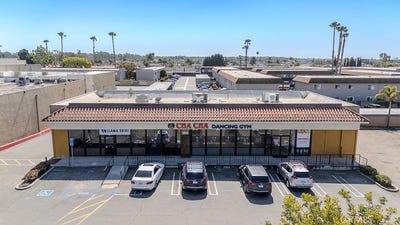 /international/us/6912-warner-avenue-huntington-beach-ca-110106581344/