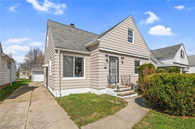 /international/us/18113-mapleboro-avenue-maple-heights-oh-110100995321/