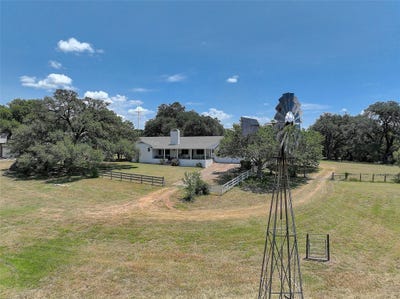 /international/us/5715-texas-159-highway-la-grange-tx-110101596176/