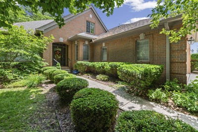 /international/us/50804-redwood-lane-new-baltimore-mi-110108423458/