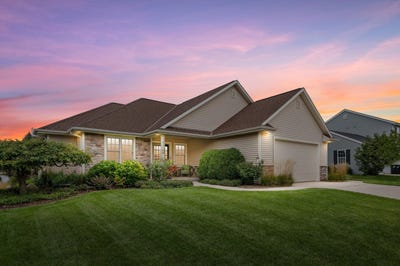 /international/us/781-autumn-ridge-ln-hartford-wi-110119902683/