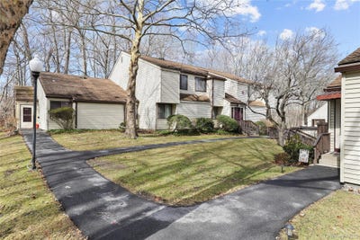 /international/us/59-kirby-close-yorktown-heights-ny-110106621837/