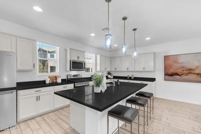 /international/us/1188-s-sunset-drive-chandler-az-110108358527/