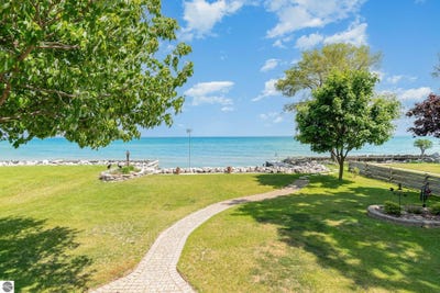 /international/us/589-pine-lane-east-tawas-mi-110100206711/