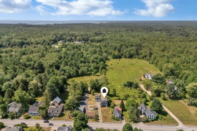 /international/us/143-summer-street-kennebunk-me-110110097475/