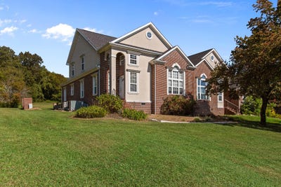 /international/us/76-big-cedar-drive-dunlap-tn-110102622351/