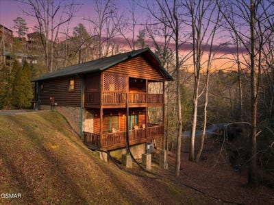 /international/us/625-gatlinburg-falls-way-gatlinburg-tn-110105086440/