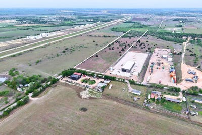 /international/us/13023-wright-rd-buda-tx-110109161297/