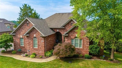 /international/us/2210-bedford-falls-madison-in-110100975002/