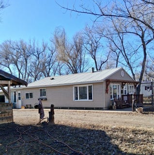 /international/us/121-3rd-cottonwood-grove-glendive-mt-110106069305/