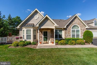 /international/us/23-fairway-drive-warminster-pa-110109060974/