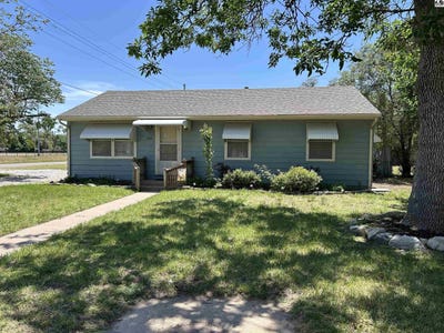 /international/us/1325-e-8th-ave-hutchinson-ks-110108389804/