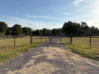 /international/us/134-private-road-5762-groesbeck-tx-110119665558/
