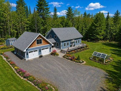 /international/us/16-hayes-rd-north-creek-ny-110107481898/