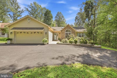 /international/us/323-stratford-circle-locust-grove-va-110119964677/