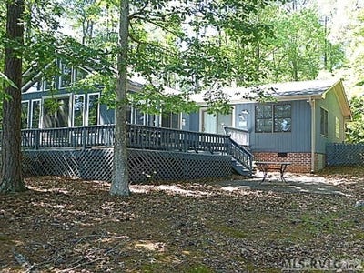 /international/us/147-woodland-place-littleton-nc-110108167242/