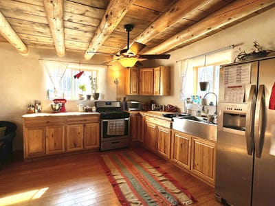 /international/us/804-camino-anglada-taos-nm-110095095379/