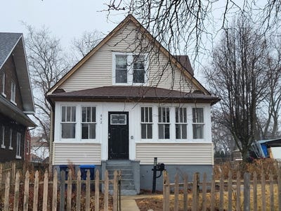 /international/us/842-wadsworth-avenue-waukegan-il-110097930209/