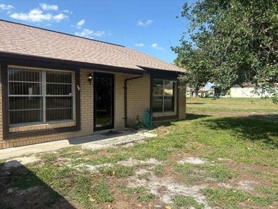 /international/us/3-hillcrest-street-lake-placid-fl-110107882543/