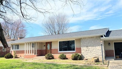 /international/us/1007-hillcrest-drive-sparta-il-110106946331/