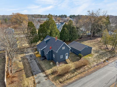 /international/us/8-autumn-street-rockland-me-110107383063/