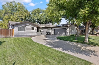 /international/us/2424-w-fairview-court-visalia-ca-110108229759/