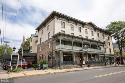 /international/us/32-bridge-street-lambertville-nj-110100997558/?lang=en