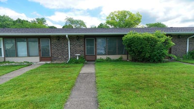 /international/us/7415-clarendon-court-fox-lake-il-110109185586/