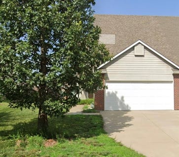 /international/us/2418-surrey-drive-lawrence-ks-110101256594/