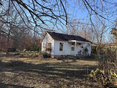 /international/us/218-n-oak-street-salem-ar-110105052046/