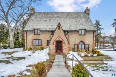 /international/us/6-w-hill-drive-west-hartford-ct-110106705370/