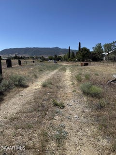 /international/us/red-apple-avenue-tehachapi-ca-110108233514/