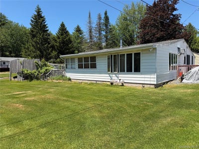 /international/us/3-cooper-drive-kauneonga-lake-ny-110106472393/
