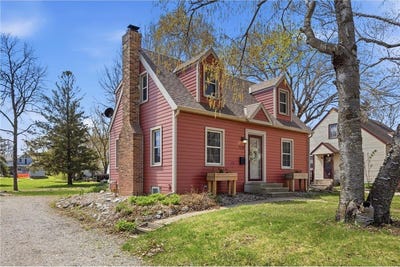 /international/us/528-harmony-lane-sw-hutchinson-mn-110107699104/