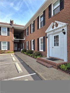 /international/us/405-erle-crescent-virginia-beach-va-110107613223/