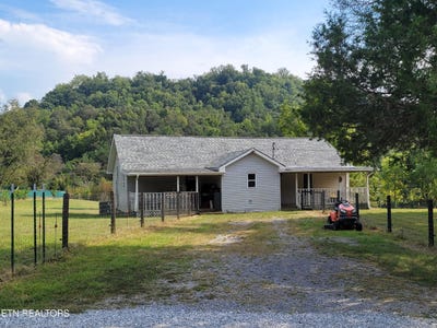 /international/us/1489-reagan-valley-rd-tellico-plains-tn-110110299645/