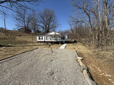 /international/us/2449-highway-829-albany-ky-110105868378/