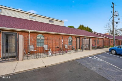 /international/us/303-phoenix-court-kingsport-tn-110106952956/