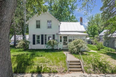 /international/us/426-4th-street-baraboo-wi-110108339264/