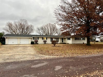 /international/us/106-lakeview-drive-gibson-city-il-110104026659/