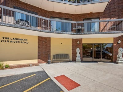 /international/us/711-s-river-road-des-plaines-il-110107981370/