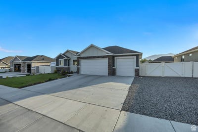 /international/us/1326-n-300-w-tooele-ut-110101002762/