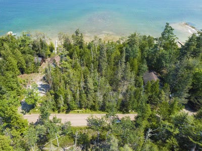 /international/us/nhn-pioneer-trail-presque-isle-mi-110101581062/