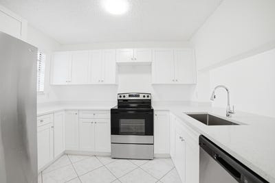 /international/us/8207-fairway-road-sunrise-fl-110108260325/