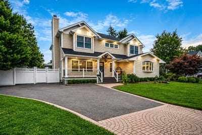 /international/us/15-kirby-lane-commack-ny-110119647387/